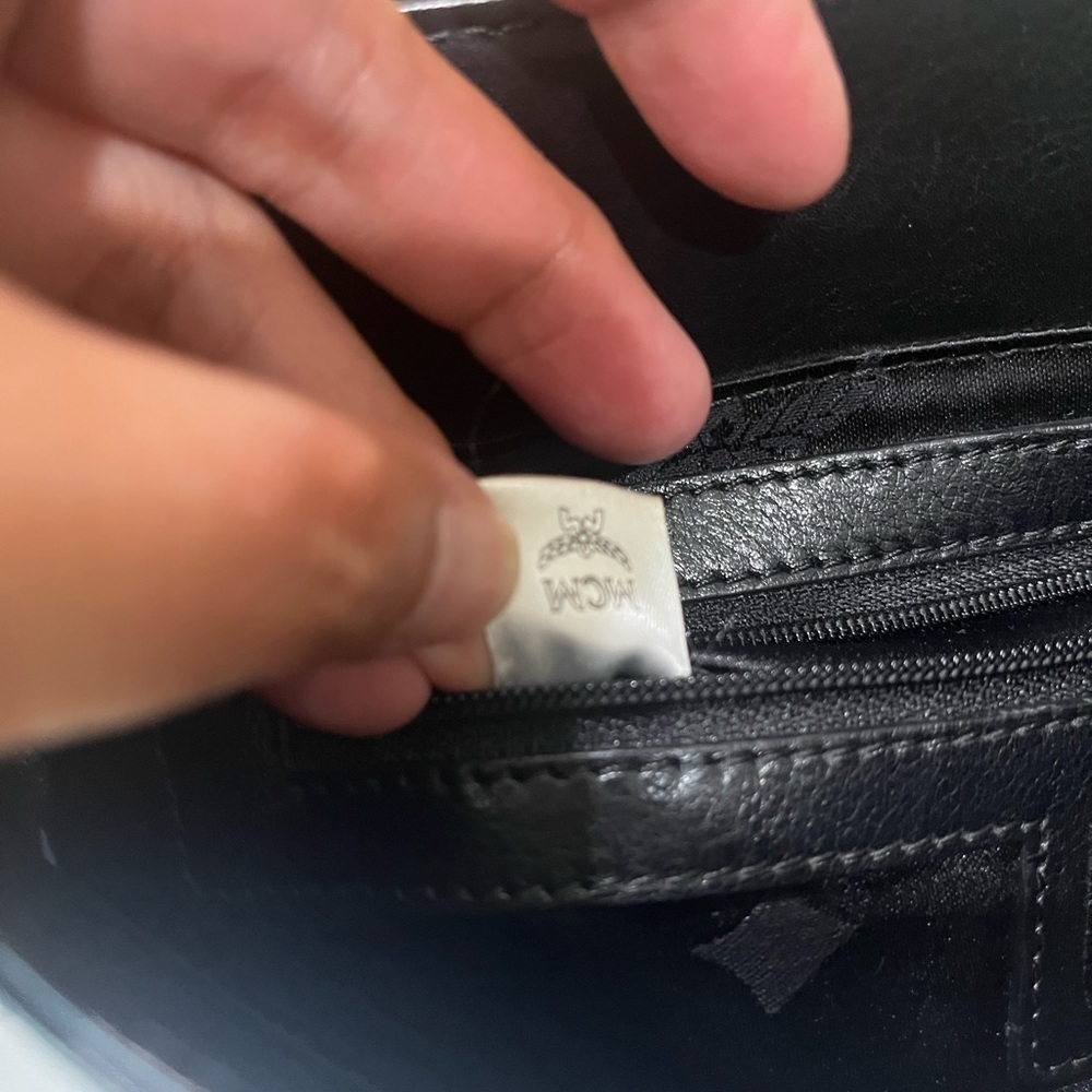 MCM BLACK EMBOSSED LEATHER MESSENGER BAG - Picture 8 of 15